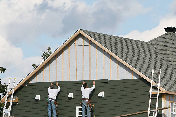 Professional Siding technician working in Georgetown, OH